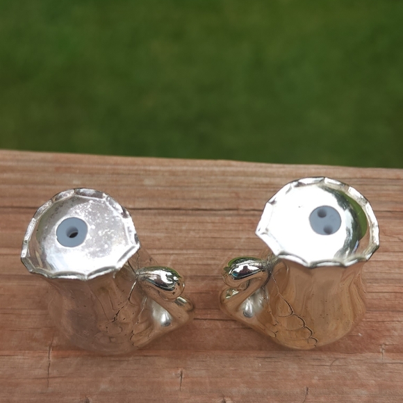 Wm A. Rogers Swan salt and pepper shakers silverplate - Picture 7 of 12